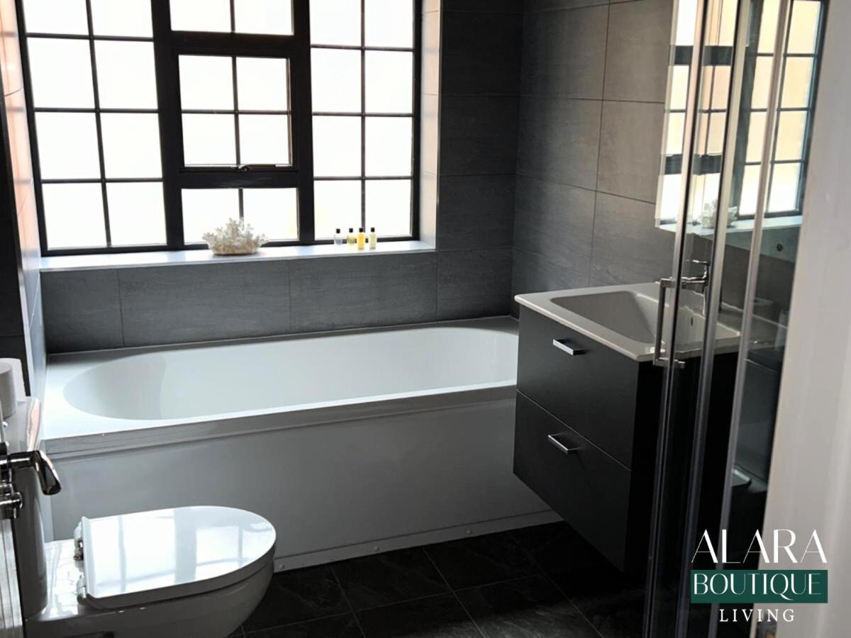 3 Floor Townhouse Luxury Living Alara Boutique Apartamento Birmingham Exterior foto